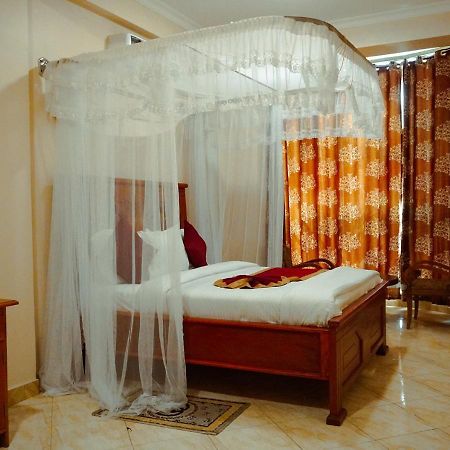 Senator Hotel Аруша Екстериор снимка