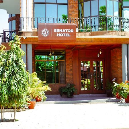 Senator Hotel Аруша Екстериор снимка