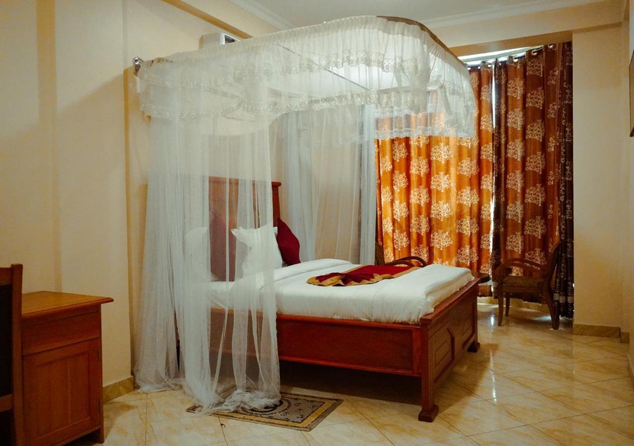 Senator Hotel Аруша Екстериор снимка